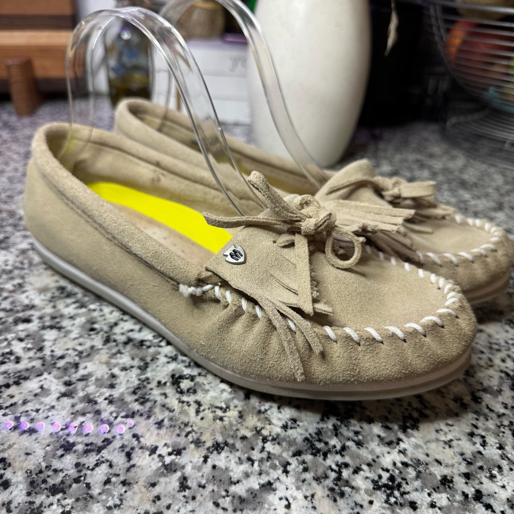 Minnetonka Women's Kilty Plus Suede Moccasins In A Stone or Tan Color Size 9.5